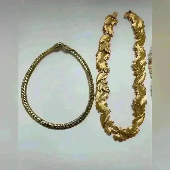 7 pcs Napier vintage necklaces earrings jewelry lot - Picture 5 of 16